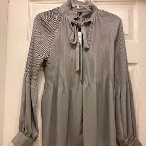 Banana Republic Elegant Flowy Blouse NWT 🏷